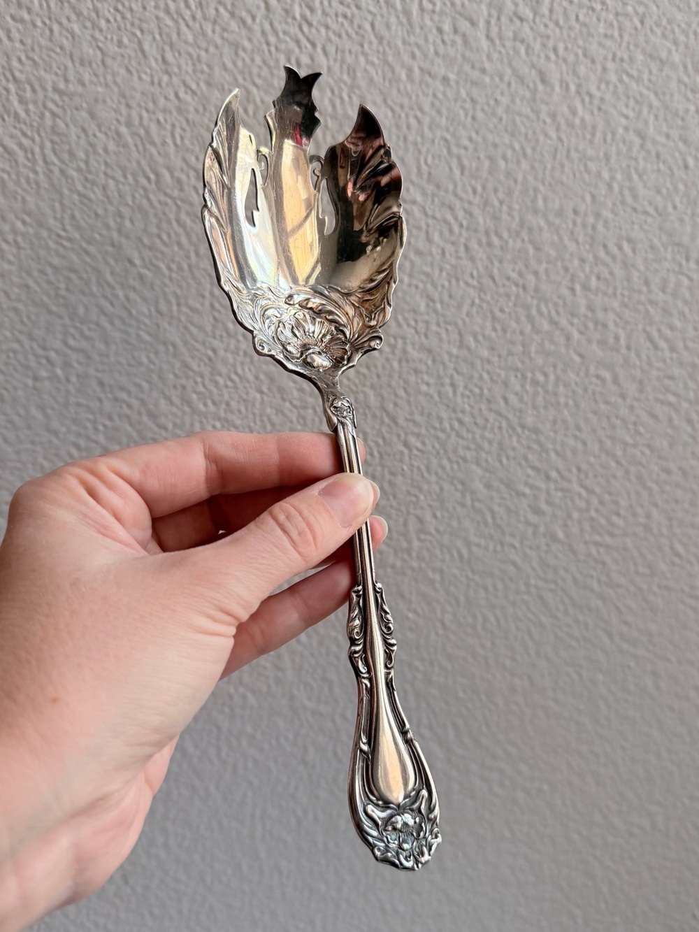 Wm A Rogers A1 HANOVER Antique Silverplate Salad Lettuce Serving Fork